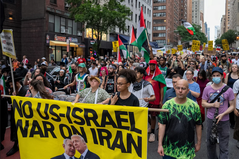 Marcha en Nueva York el lunes dice No a la guerra de EEUU Israel contra Irán. Foto Reuters
